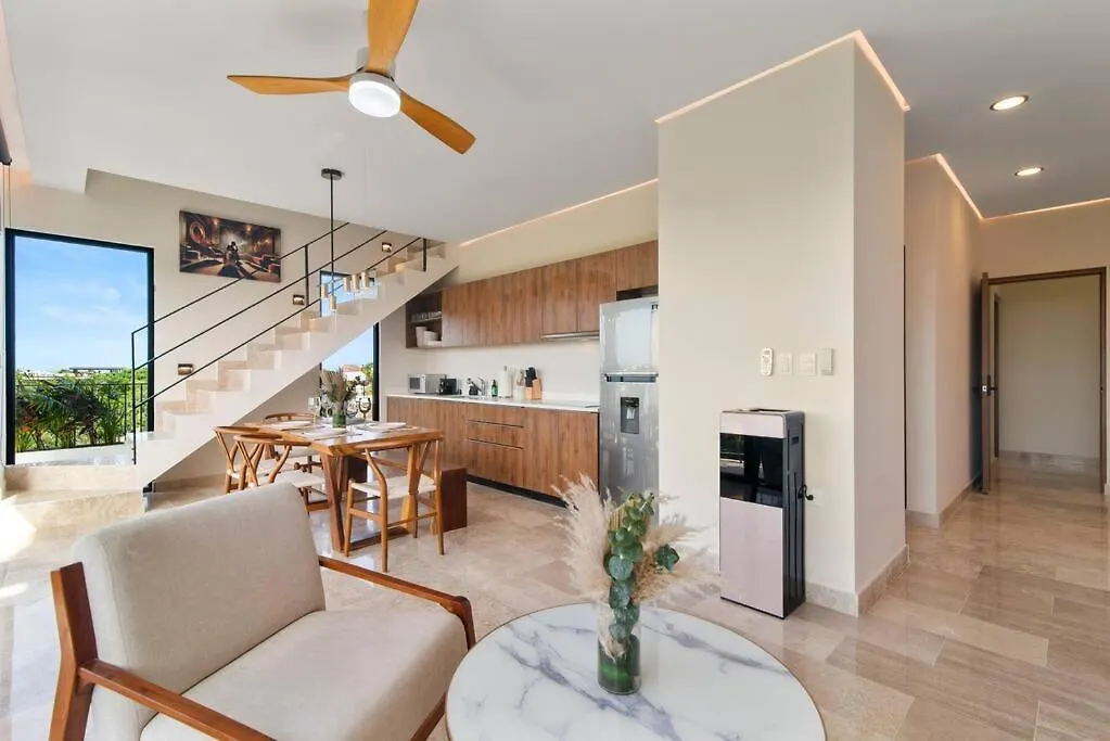 툴룸 Penthouse With Pool And Chic Decor 아파트